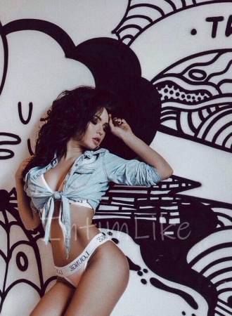 Массажистка Владлена №8038, 22 лет