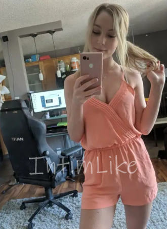 Студентка Снежинка №8898, 18 лет